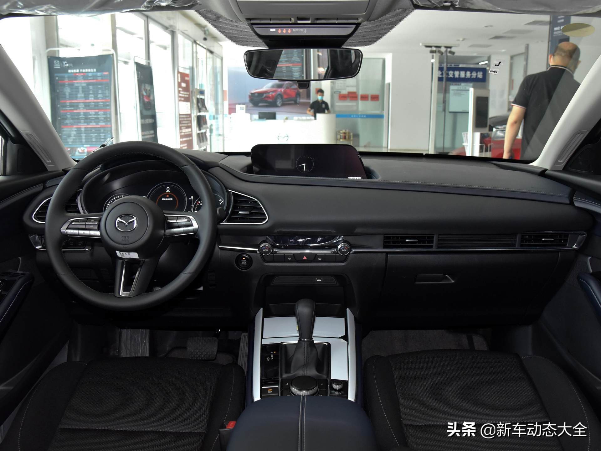 2.0L自吸6AT自动挡，稳定线性又耐用的日系SUV，实拍马自达CX-30