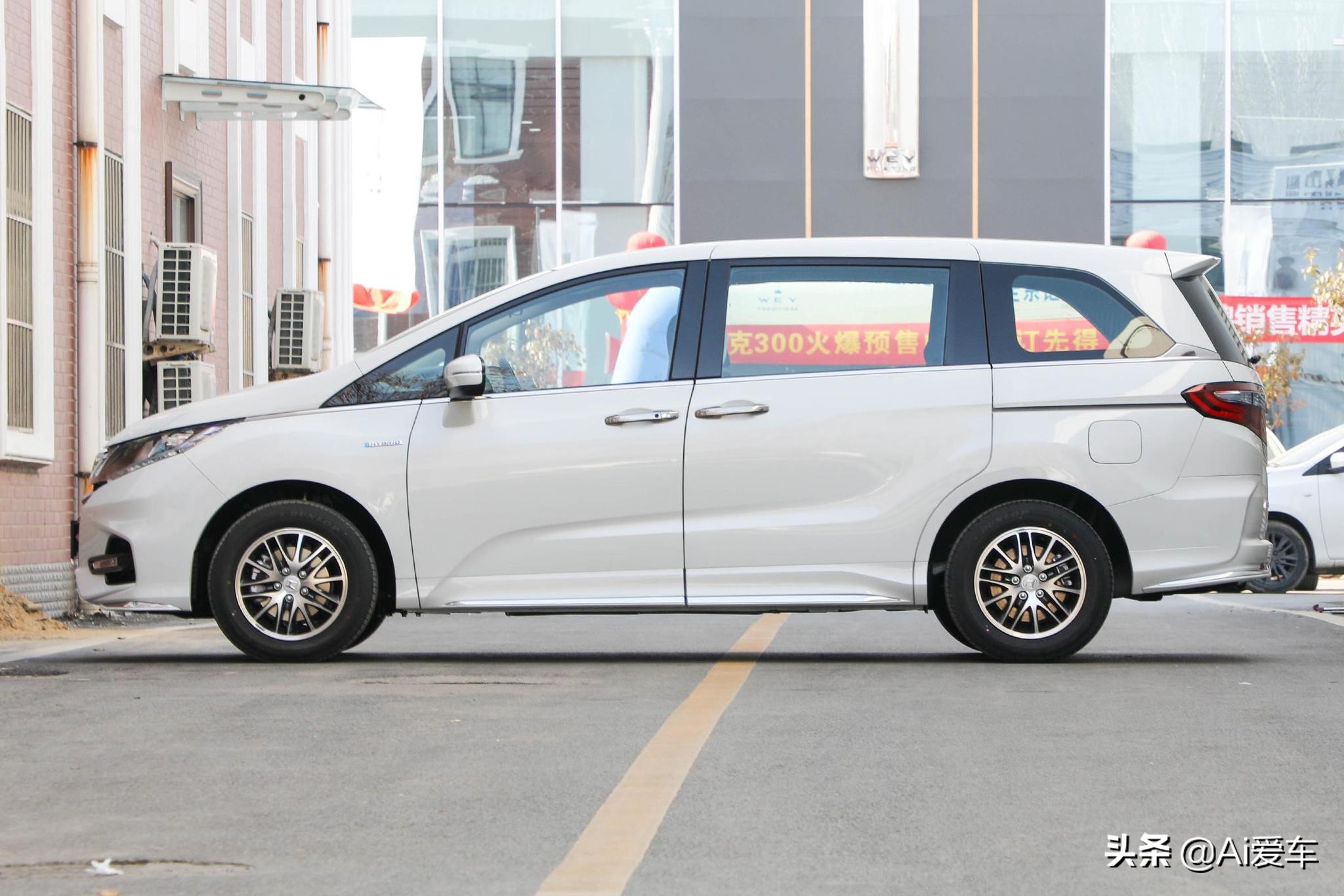 油耗堪比小轿车，日系热销7座家用MPV，便宜带侧滑门，本田奥德赛