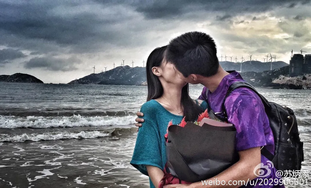 苏炳添百米封神后，“添嫂”曝光，从校服到婚纱的爱情太甜了