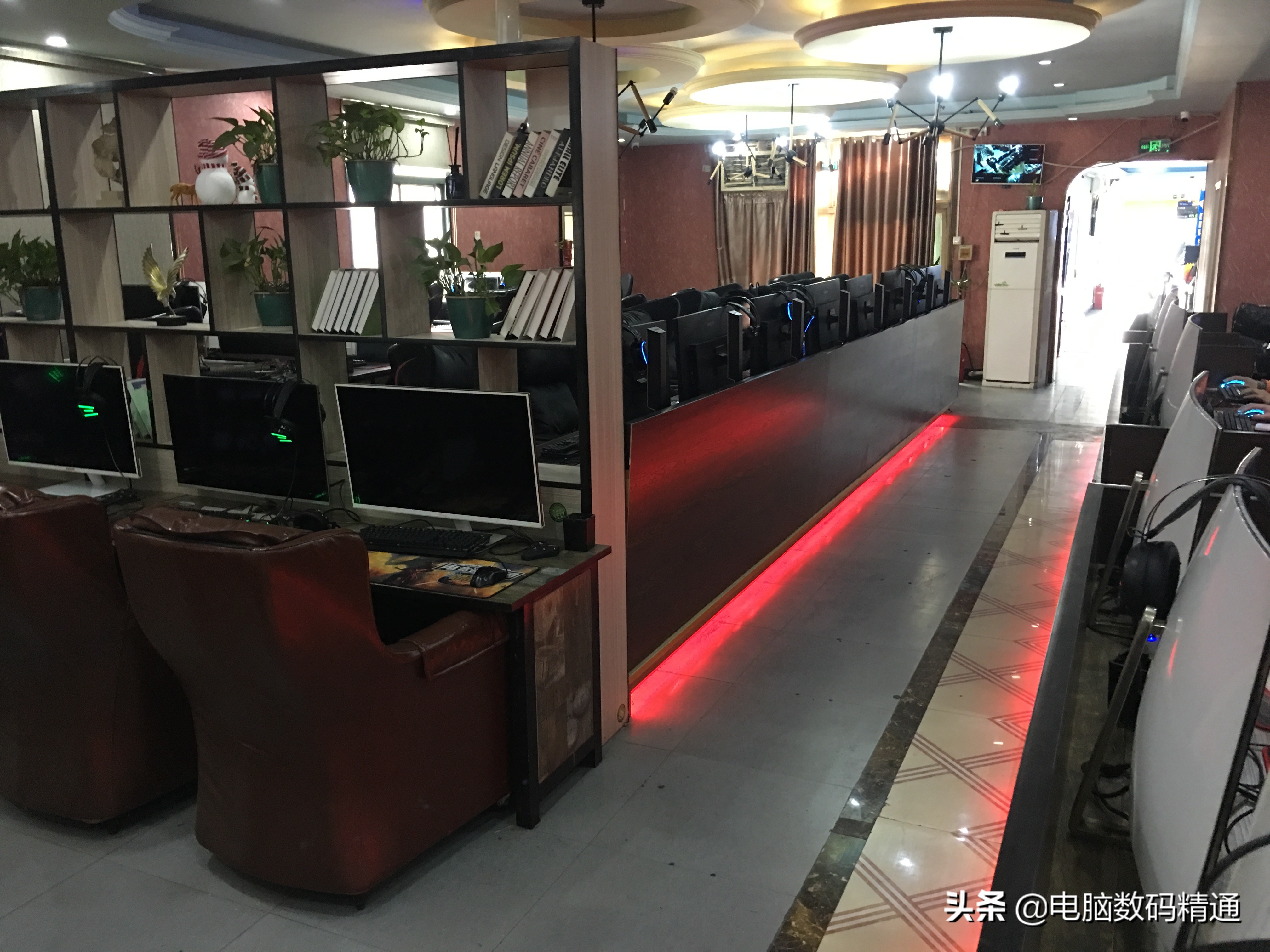 网吧里的电脑为何经常出现开机无信号？网管喊重启电脑已无效了