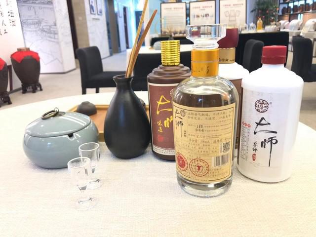 不算茅台旗下产品，茅台镇还有三大名酒，谁是茅台镇酱酒第二？