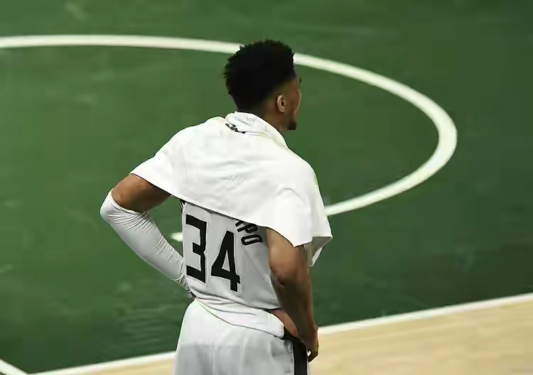 nba为什么只想让雄鹿赢(所有人都认为太阳能够登顶，为何麦迪却看好雄鹿能够夺冠呢？)