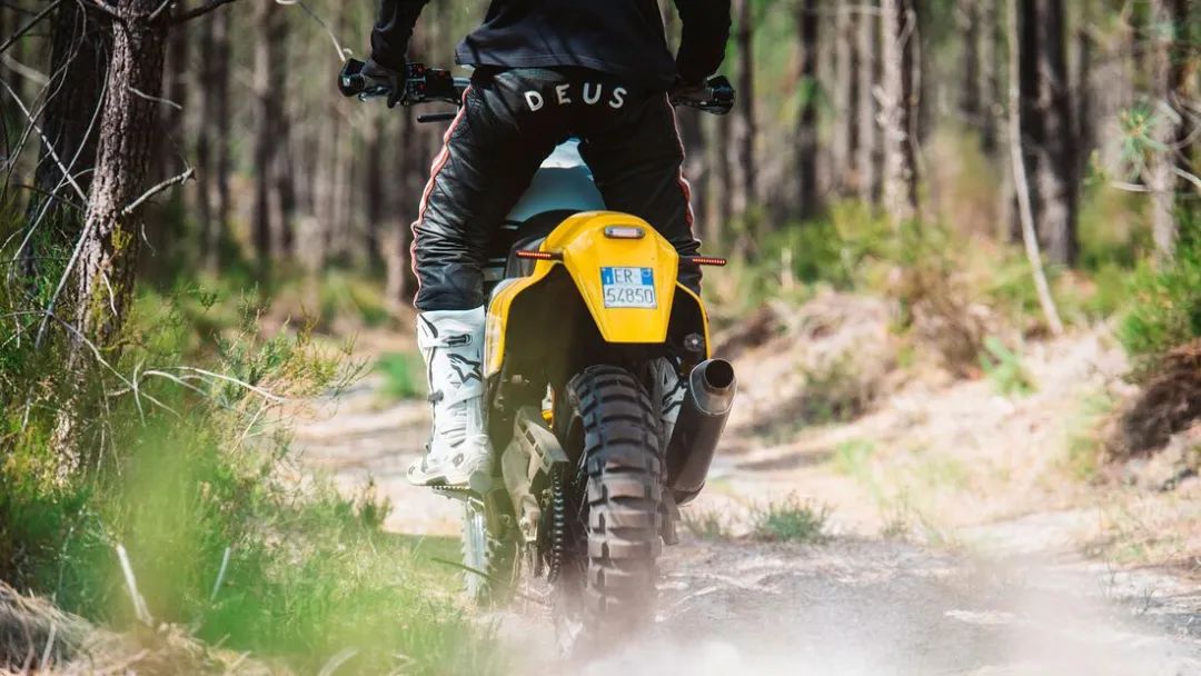 ������Tenere 700����װ��80�����������µ��ִ�������