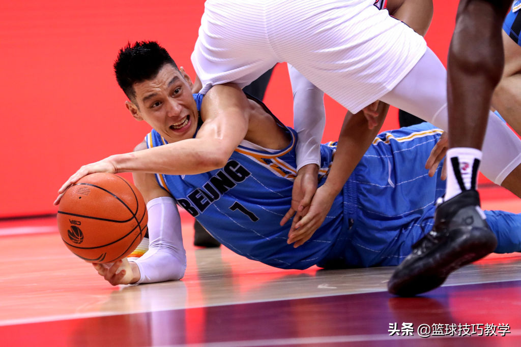 林书豪为什么被nba退队(林书豪受伤缺席比赛！又是背部伤病！回归NBA遇上了棘手的问题)