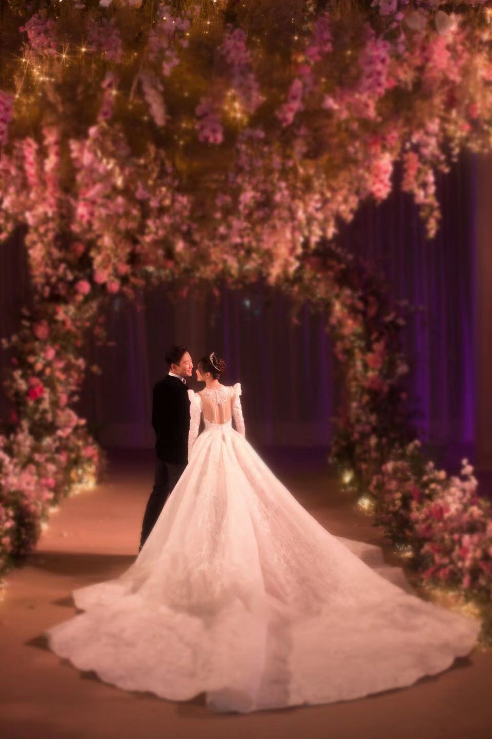 十大穿婚紗最美女星，鞏俐、林青霞、李嘉欣不如張馨予和郭碧婷仙