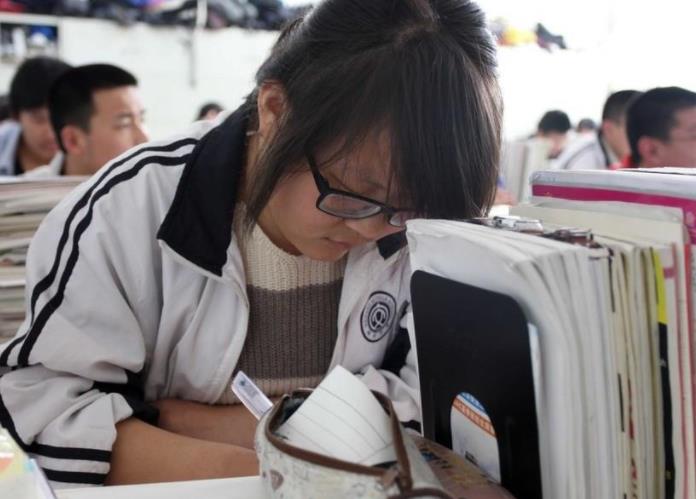 考生填报志愿后，家长可能会接到这样的电话，或能避免考生被退档