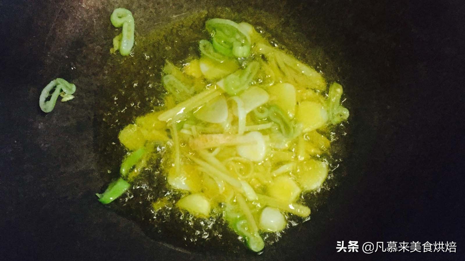 为什么炒菜必放葱花呢?
