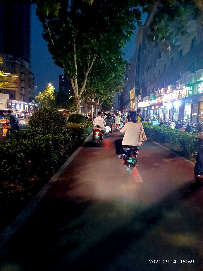 闪送员刚注册第一单看看怎么样跑腿第一单，跟uu跑腿有多少差距
