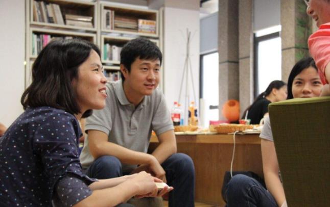 大一新生选床问题：靠门还是靠窗，上铺还是下铺？听听学姐怎么说