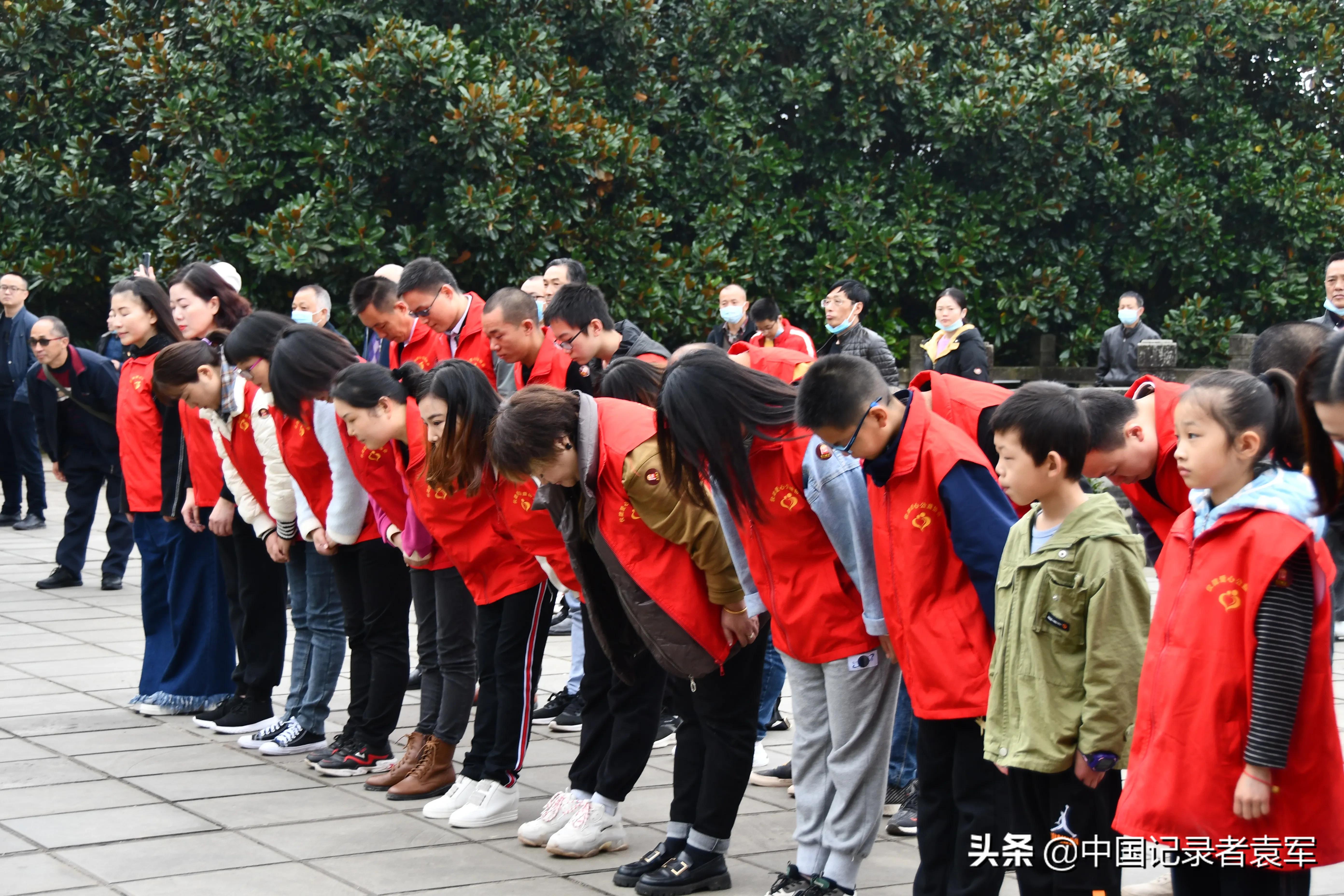“奉献他人•提升自己”仪陇县爱心协会团建活动在朱德纪念馆举行