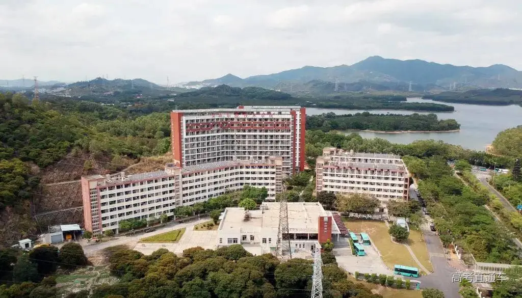 2021中国最好专科排名重磅出炉，深职输了？