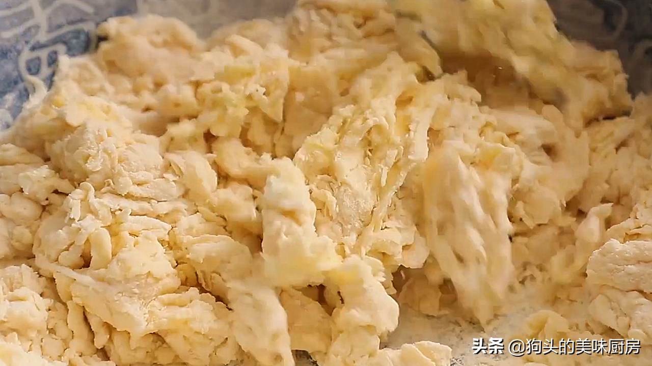 家里有鸡蛋就能做的鸡蛋酥，用料简单味道好，入口酥脆香而不腻