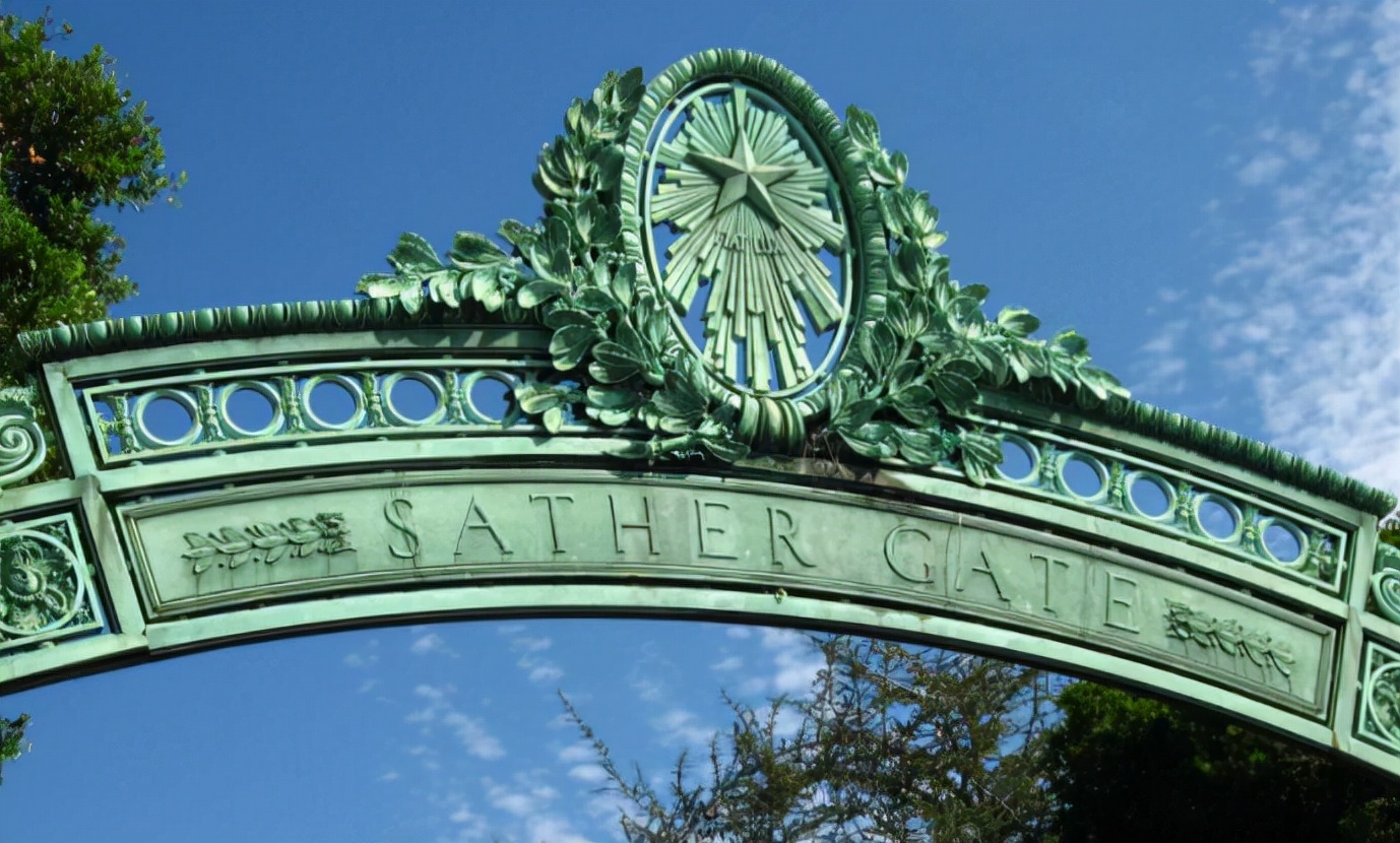 明星扎堆的“伯克利”，办学水平惹争议，在国内能算985大学吗？