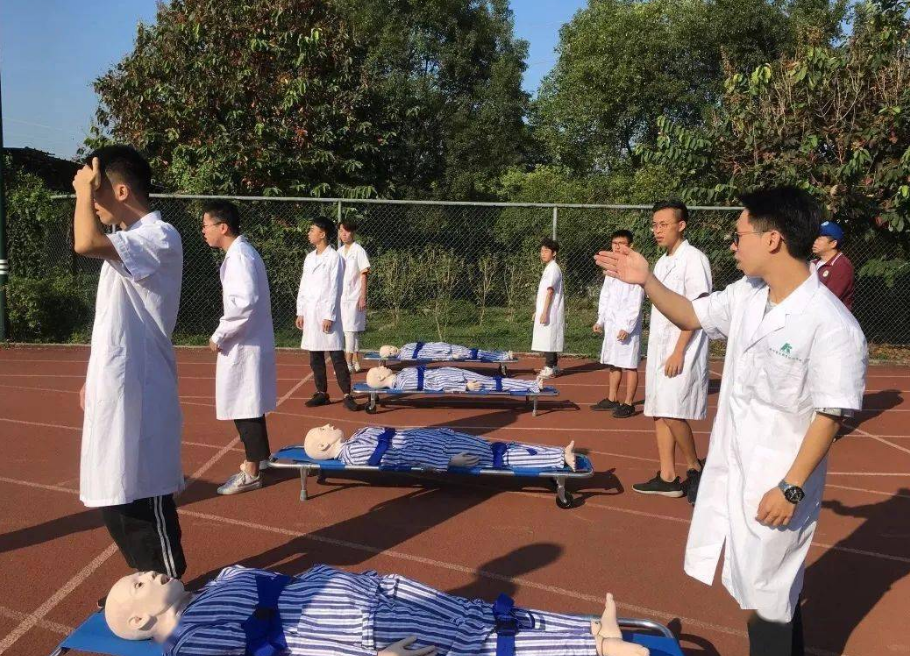 大专是大学吗？网友一句无知的评论，直接引起了专科生的愤怒