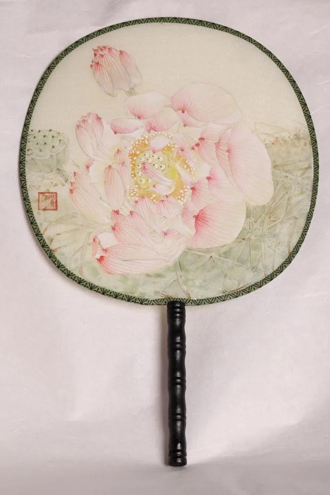 独特的艺术风格，寂静而俊丽