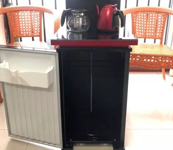 饮水机vs茶吧机，哪个更胜一筹？看完优缺点，才发现之前买错了