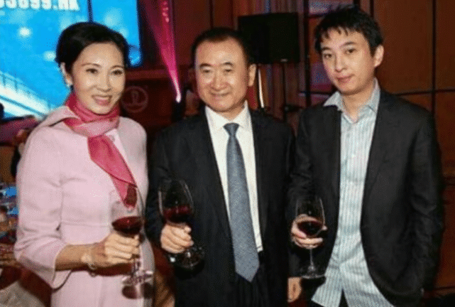 至今未婚的6位“豪门千金”，各有各的苦衷，最大59岁，最小34岁