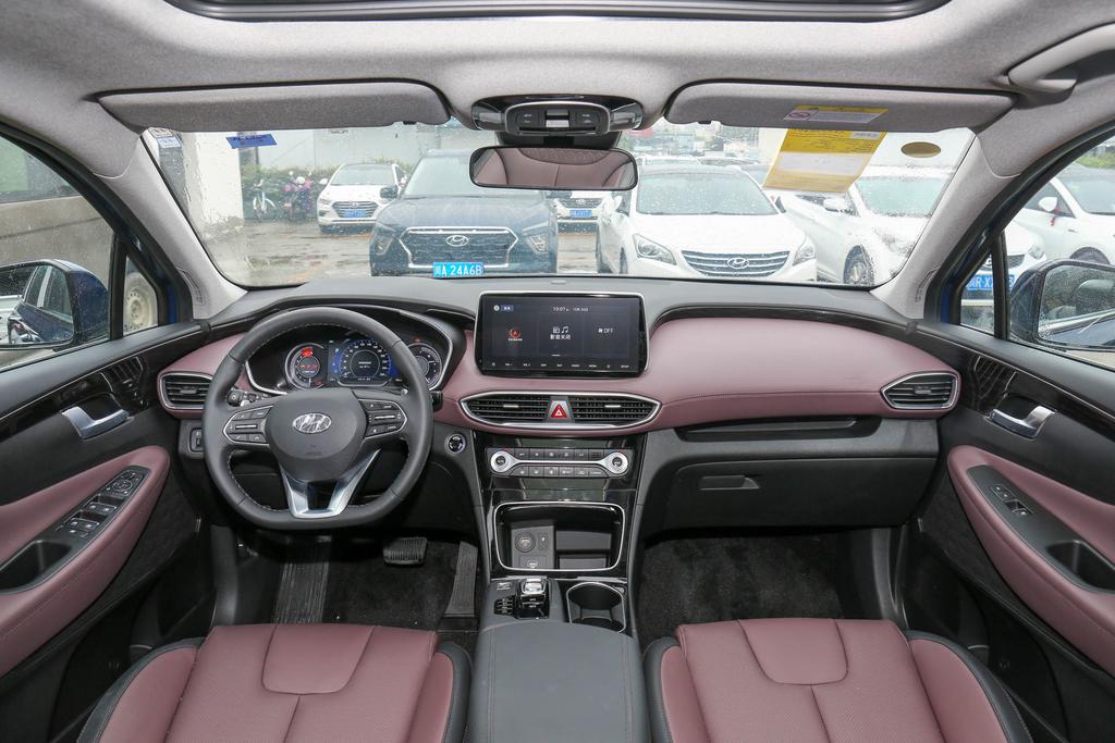 第四代胜达SANTAFE，智享便捷大六座SUV