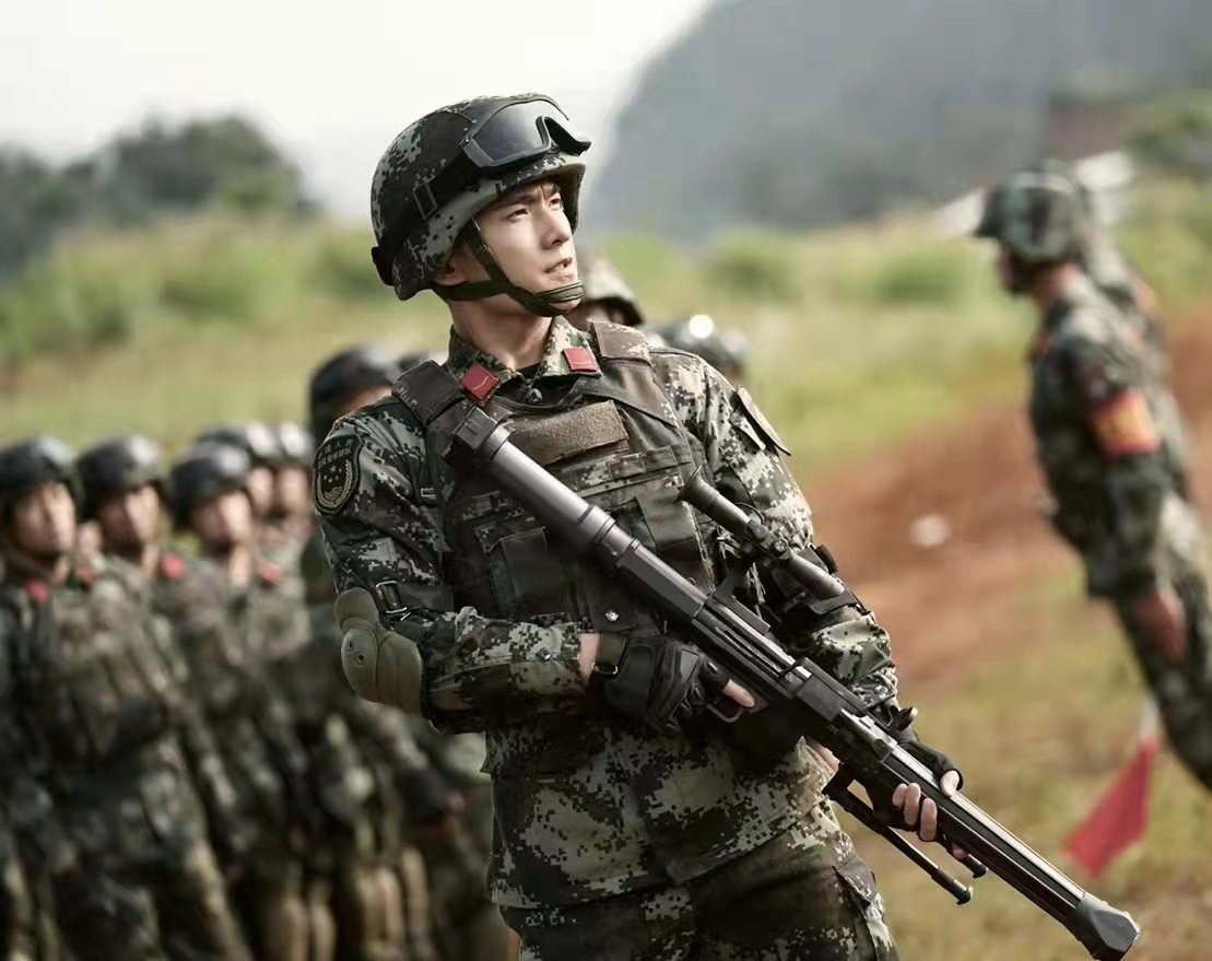 除了吴京“兵王”，这8位军旅男神也帅到炸裂，铁血硬汉谁不爱