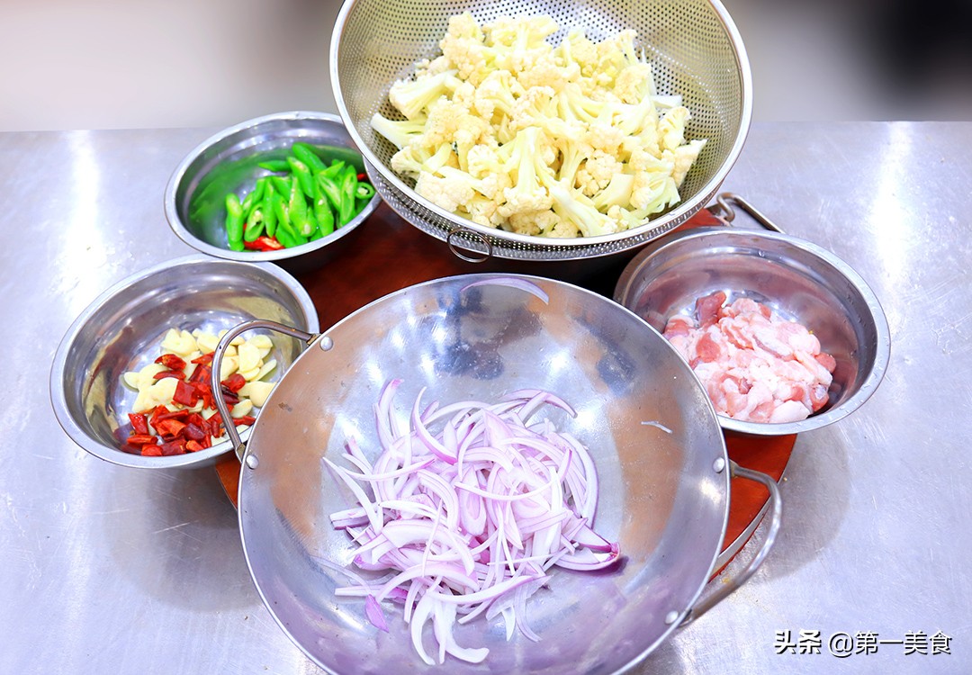图片[4]-【干锅花菜】做法步骤图 厨师长教你详细做法 香辣脆口-起舞食谱网