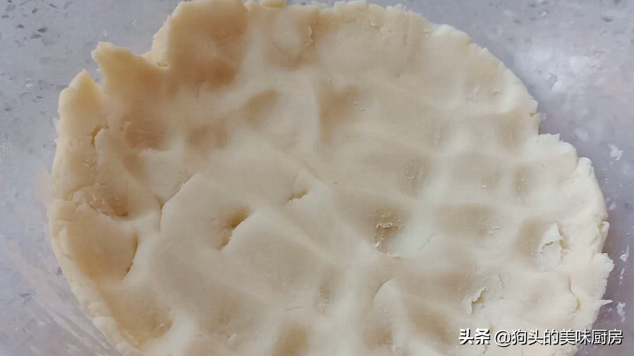 红豆酥饼的懒人做法，外面20块钱一斤，在家做成本不到5元，真香