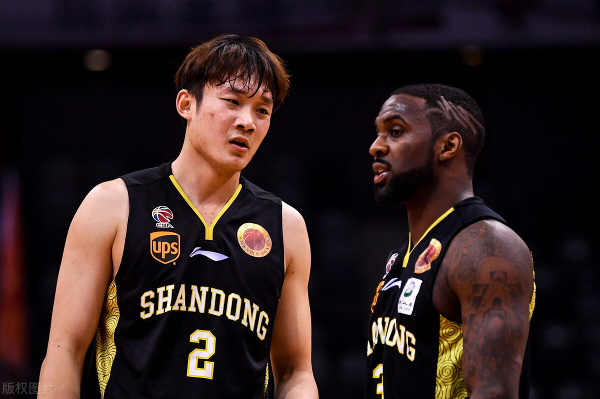 丁外援为什么得nba合同(丁彦雨航的故事：被称为四字外援，与山东队闹剧结束，盼巅峰归来)