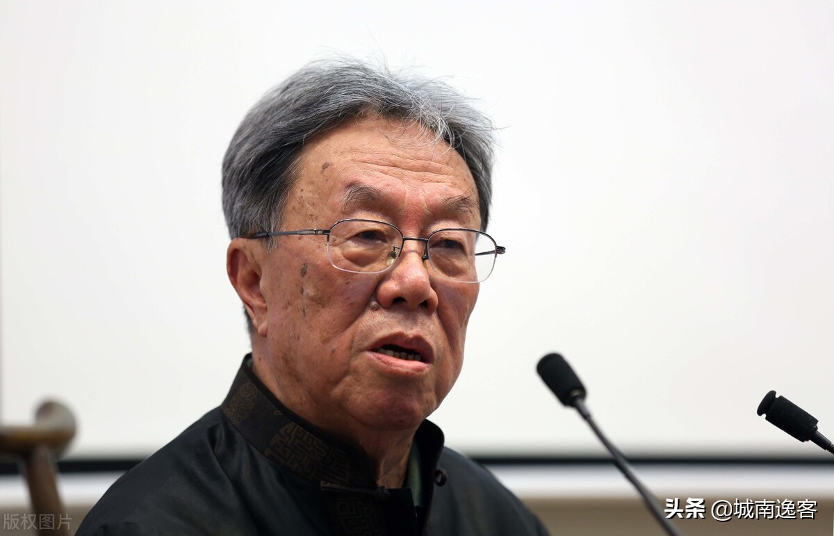 王蒙素描——给安姐书屋抖音主播撰写的主持词，敬请斧正