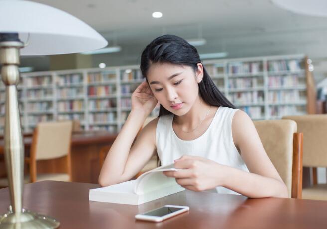 高考英语79分依然能考上985？学霸用实力证明：偏科对我没影响？