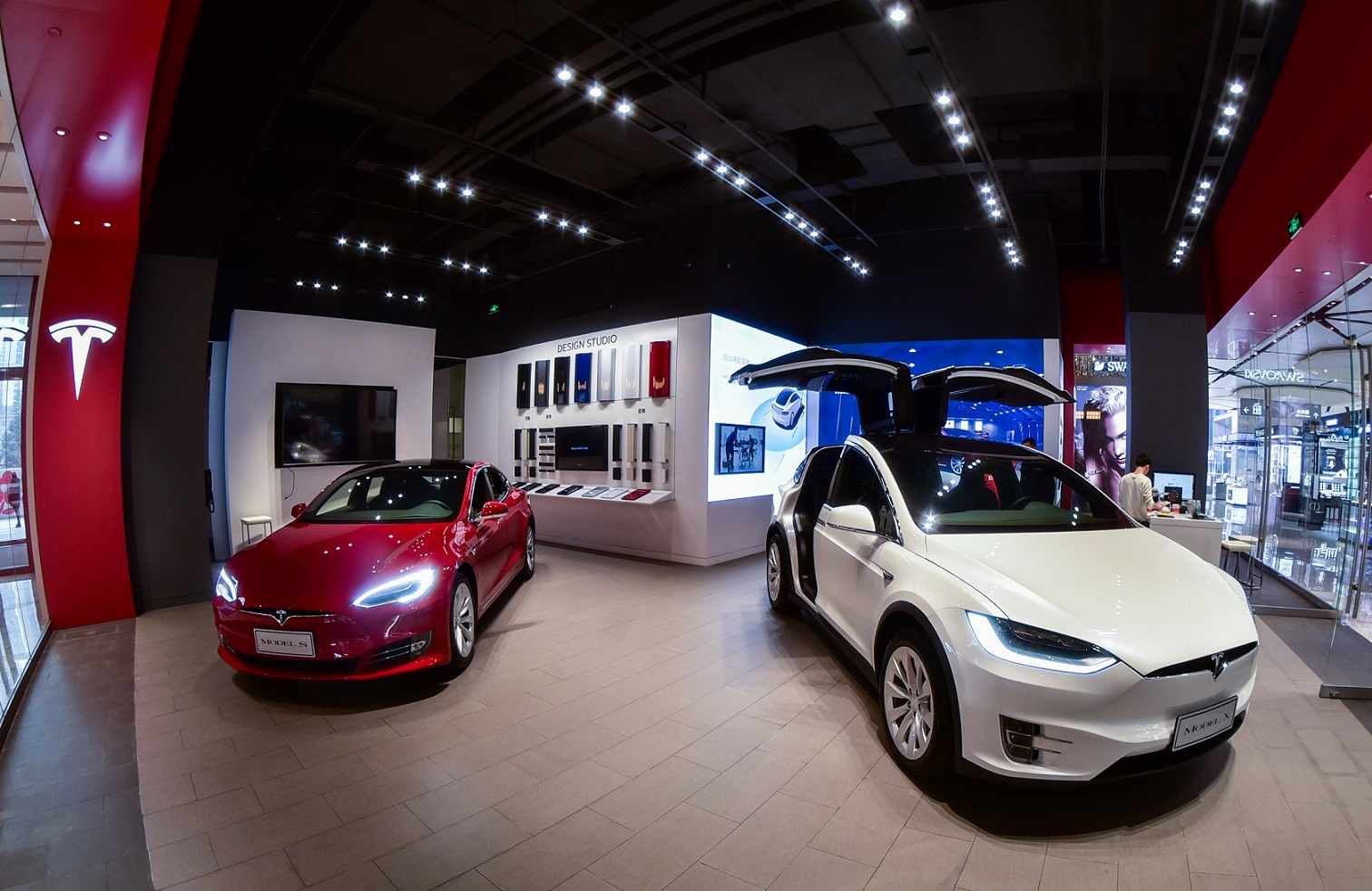 传统经销商还是直销制或代理制，这是目前主机厂所面临的选择难题