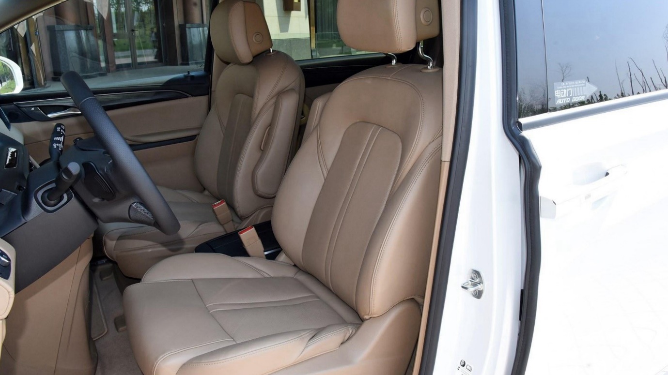 能否阻击起亚嘉华和丰田赛那？来看新款别克GL8 ES陆尊都变了啥