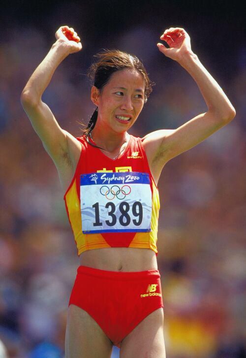 中国派出刘宏宇和王丽萍两名运动员,刘宏宇是1999年世界锦标赛和世界