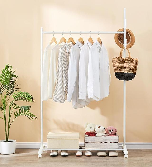 内封阳台好看又宽敞，但衣服怎么晾？设计师笑着说出5种方式