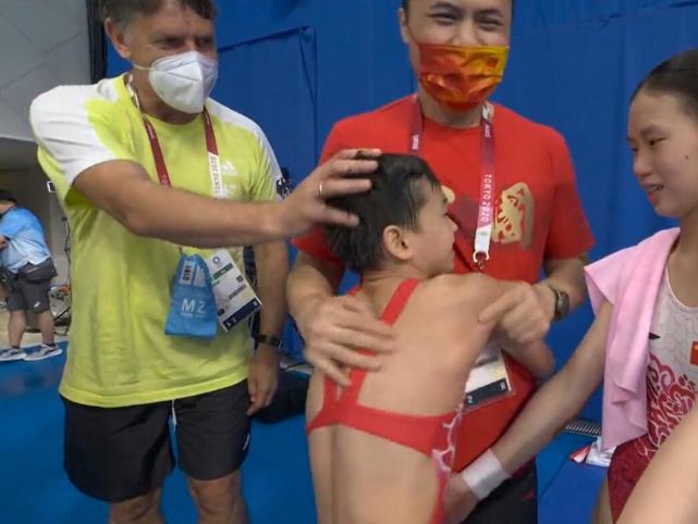 满分冠军全红婵成名前后，看尽世间冷暖百态，网友：这就是现实