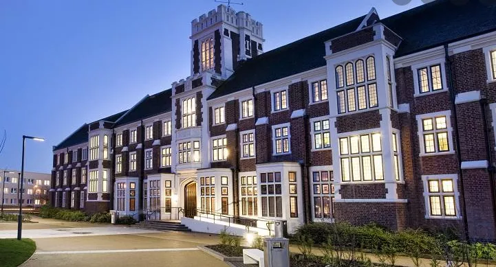 英国金融硕士院校排名汇总，排名第一的竟是TA