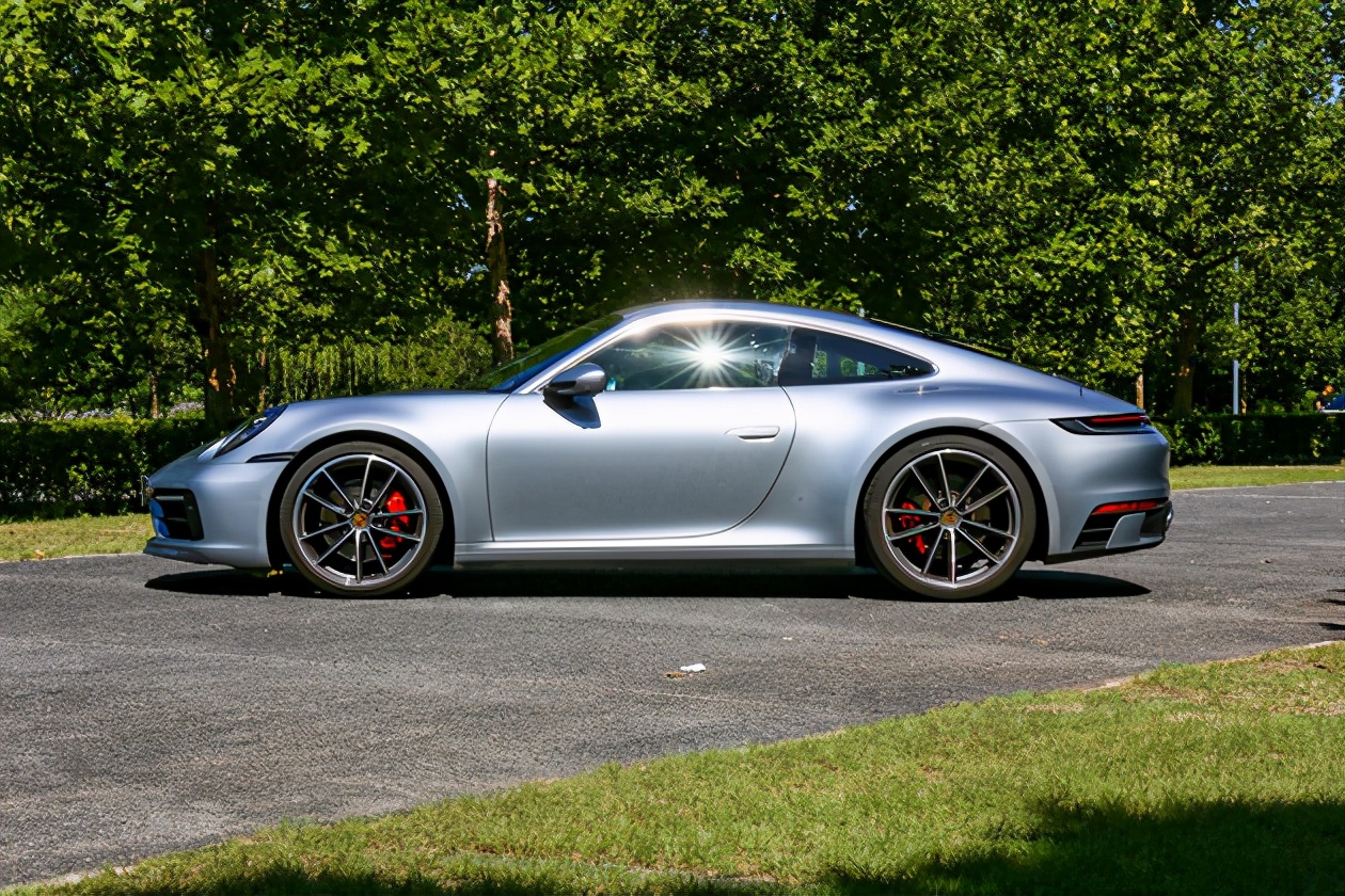 试驾过就一定会爱上它 体验保时捷911 Carrera S