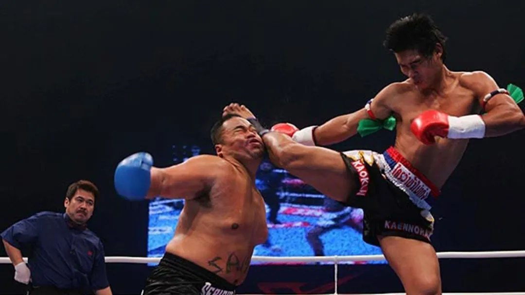 豪取 59 场连胜！揭秘死神方便散打式踢拳