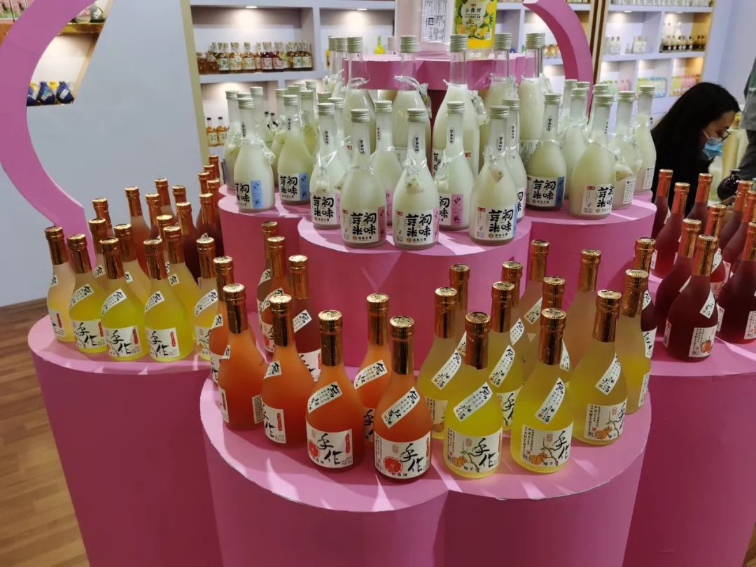 世界杯调酒师们(围炉酒话：年轻人究竟怎么喝酒)