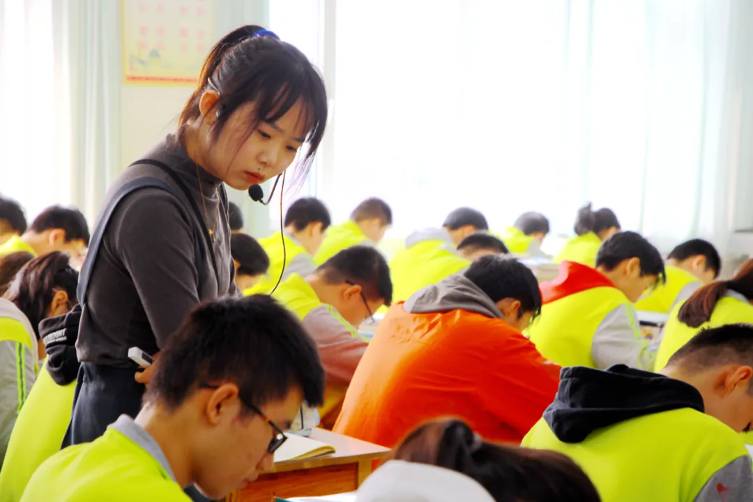 壽光圣城中學(xué)初中部:視導(dǎo)領(lǐng)航助成長(圖6) 壽光圣城中學(xué)初中部:視導(dǎo)領(lǐng)航助成長(圖6)