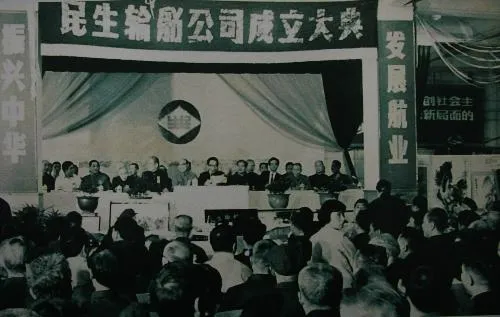 为给老板庆生，全体员工自愿周日不休息