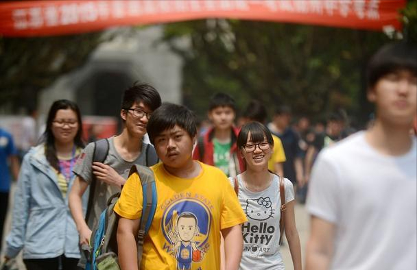 北京考生称高考数学难的“离谱”，专家反驳：难度与去年保持一致