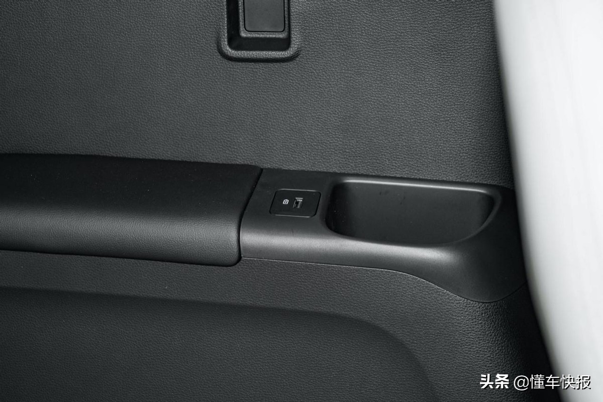 合资+6座+2.0T+中大型SUV，一文带你了解福特领裕