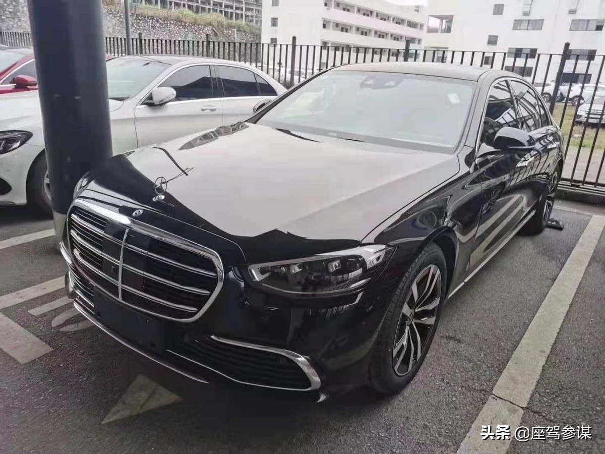 V8即正义！奥迪A8L 60TFSI能否叫板奔驰S500L？