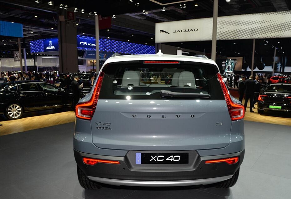 值得一提的是,新款的沃尔沃x40车型还拥有2.