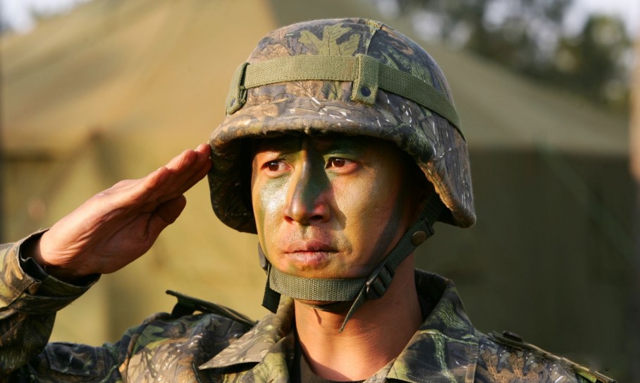 演出军人风采的10位明星,有人身高只有1.5米,有人是特种兵出身