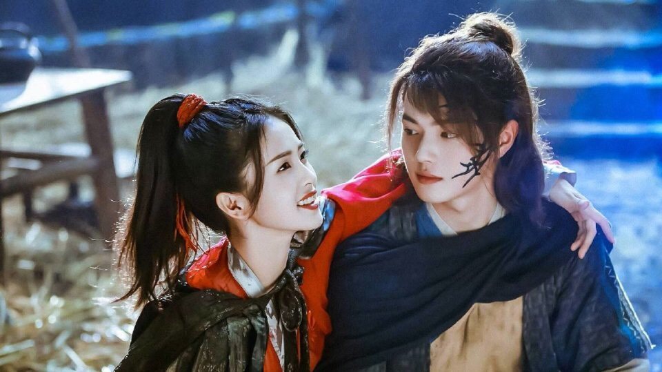 进娱乐圈的10位网红，有人演8部女主不火，有人身份横跨演员歌手