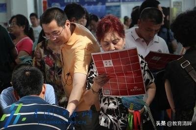 这两所大学，本一分数线居江苏省属高校前两名，超部分211大学