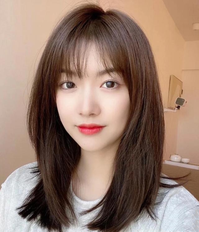 五款最火发型,木马卷女星偏爱,蛋蛋卷温文尔雅,这款适合所有脸