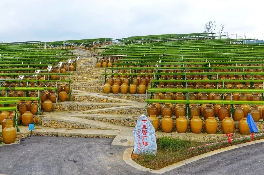 郎酒庄园里的"酒道":郎泉之水天上来,洞藏酒窖百年回
