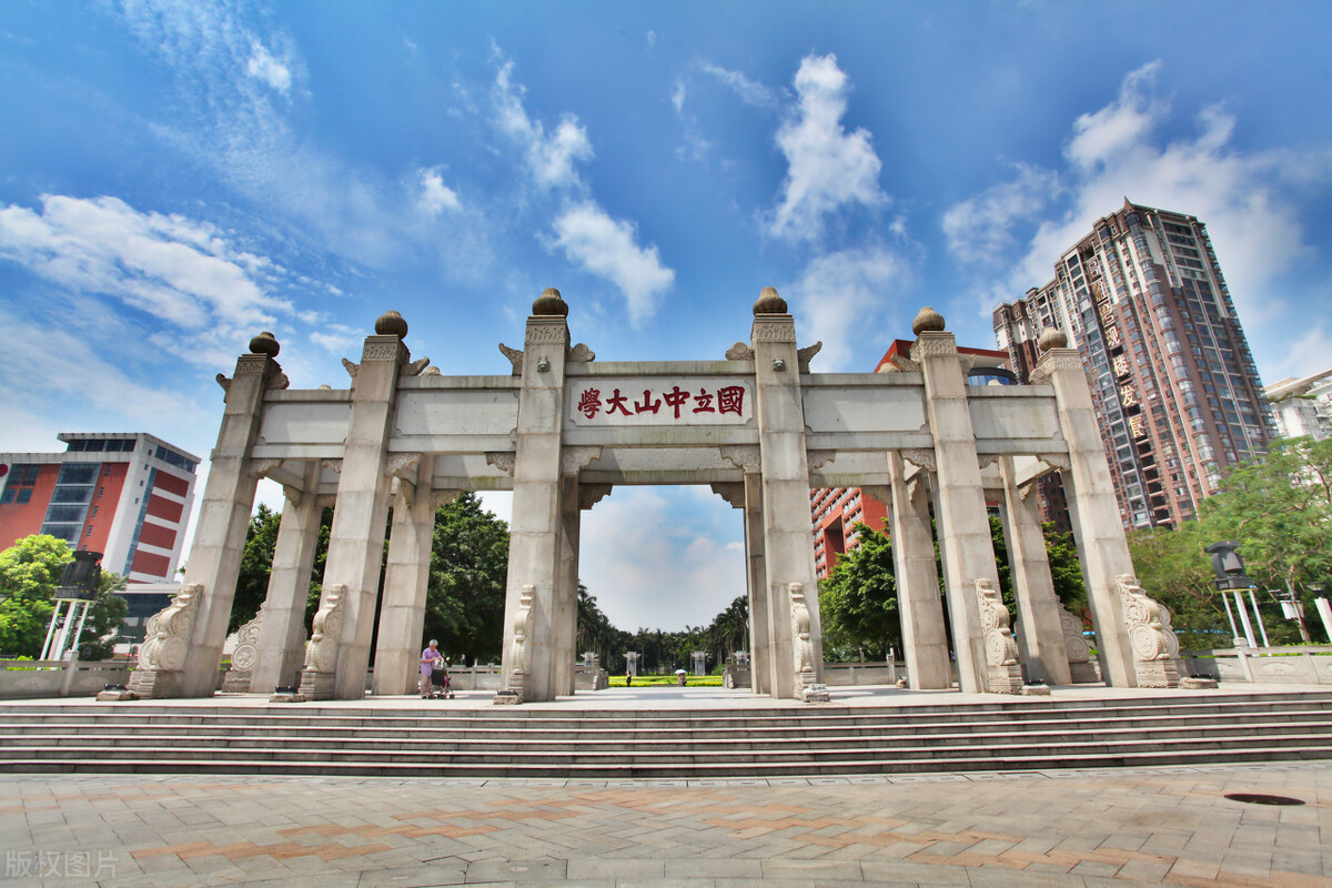 中國最美大學：隐匿在山坡上的古堡式校园VS偶像剧取景地