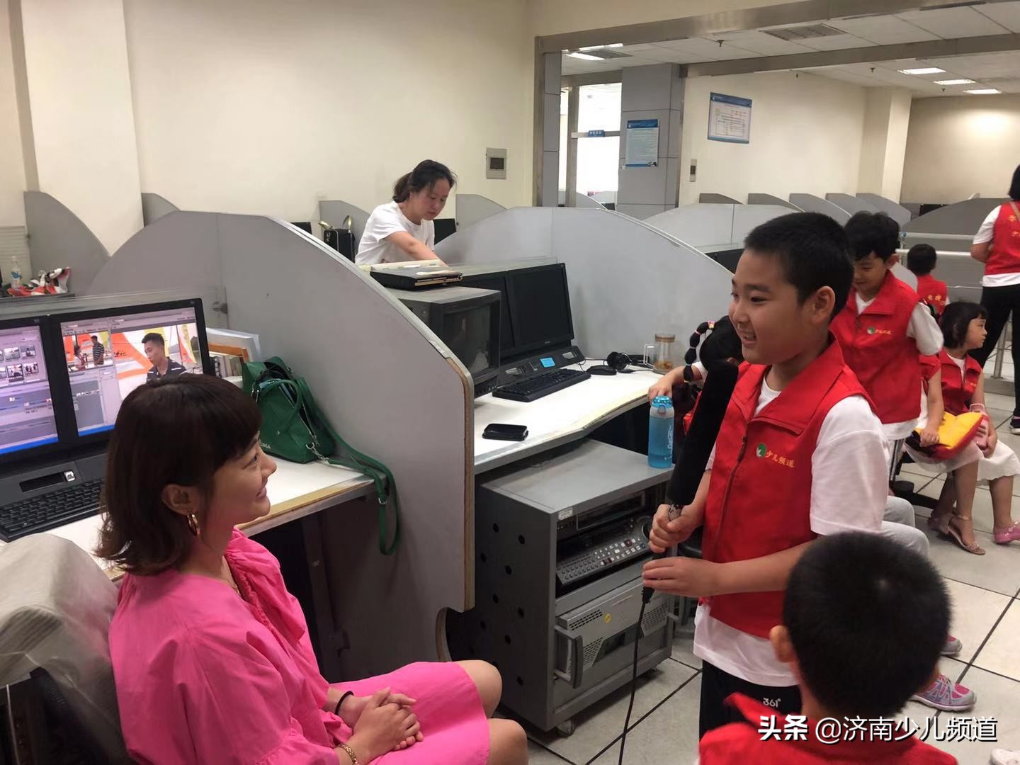 济南广电青少年口才播音班——暑期实践课堂